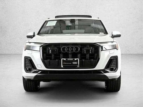 2025 Audi Q7 45 Premium Plus