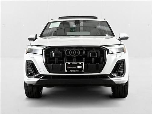 2025 Audi Q7 45 Premium Plus