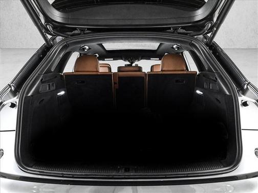 Daytona Gray Pearl Effect 2024 Audi Q5 45 S line quattro Premium