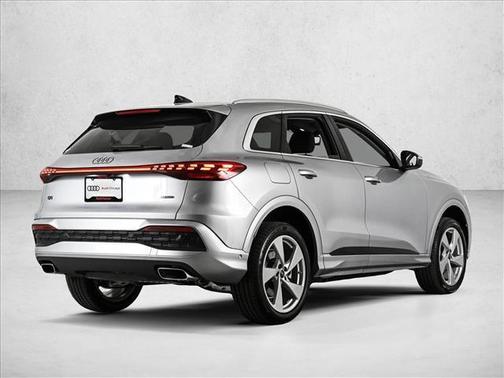 Florett Silver Metallic 2026 Audi Q5 PLUS