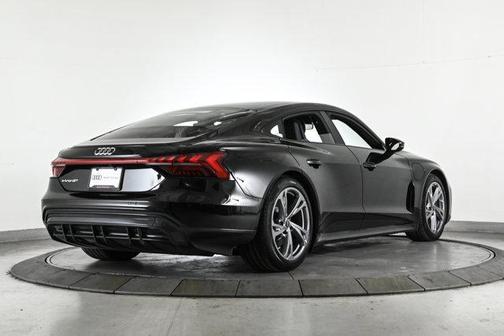 2023 Audi e-tron GT Premium Plus