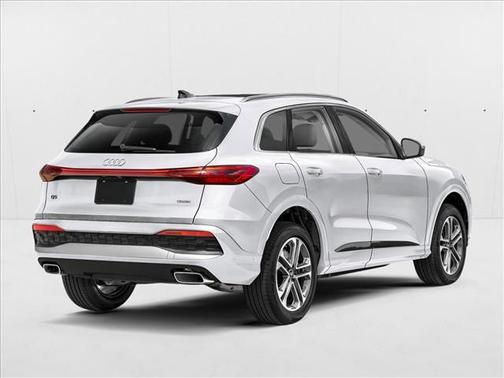 Glacier White Metallic 2026 Audi Q5 PLUS