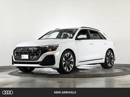 Glacier White Metallic 2026 Audi Q8 Premium Plus