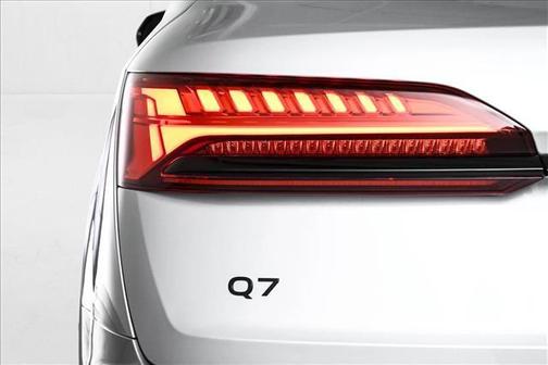 2025 Audi Q7 45 Premium Plus