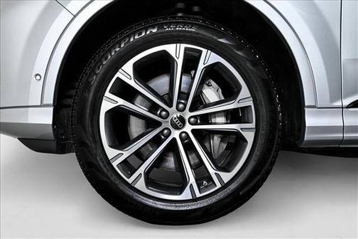2025 Audi Q7 45 Premium Plus