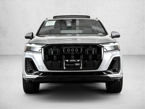 2025 Audi Q7 45 Premium Plus