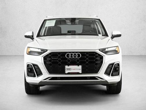 Ibis White 2023 Audi Q5 45 S line Premium Plus