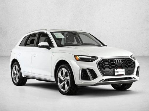 Ibis White 2023 Audi Q5 45 S line Premium Plus