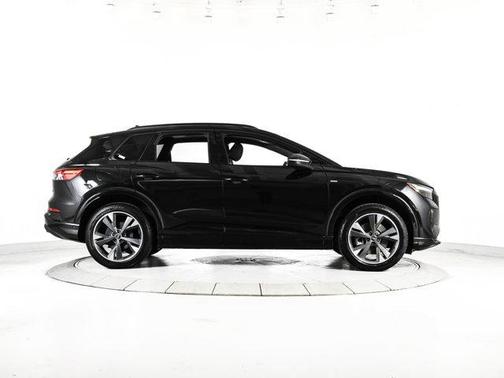 Mythos Black Metallic 2023 Audi Q4 e-tron 50 Premium Plus