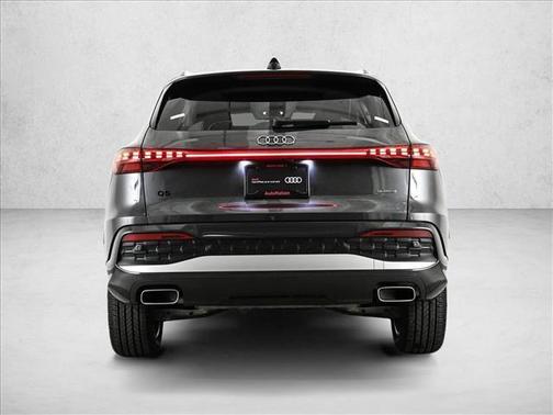 Tambora Gray Metallic 2025 Audi Q5 2.0T quattro Premium