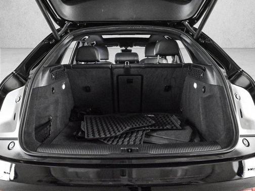 Brilliant Black 2018 Audi Q3 2.0T Sport Premium