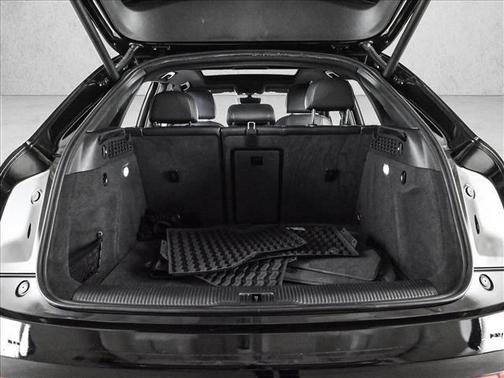 Brilliant Black 2018 Audi Q3 2.0T Sport Premium