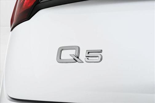 2025 Audi Q5 45 S line quattro Premium