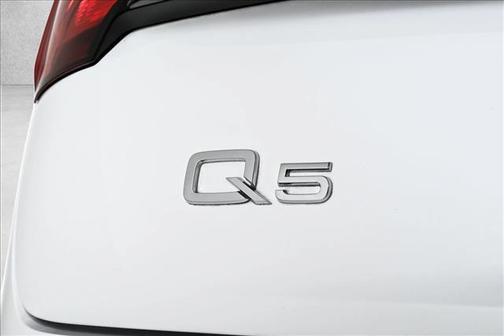 2025 Audi Q5 45 S line quattro Premium