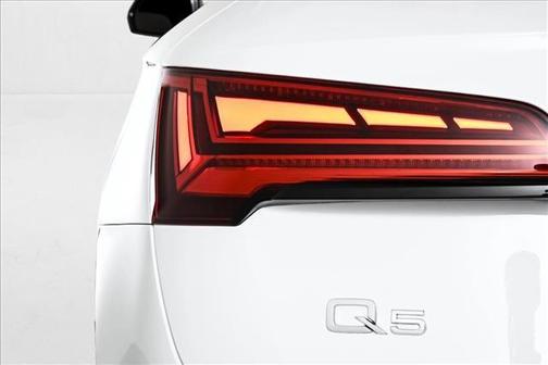 2025 Audi Q5 45 S line quattro Premium