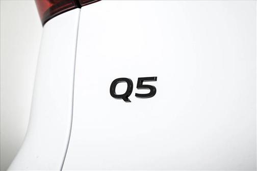 2025 Audi Q5 2.0T quattro Premium