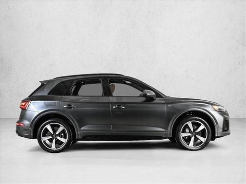 Daytona Gray Pearl Effect 2023 Audi Q5 45 S line Premium Plus