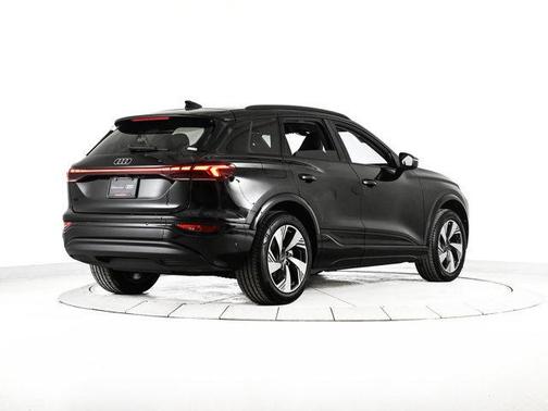 2025 Audi Q6 e-tron Premium