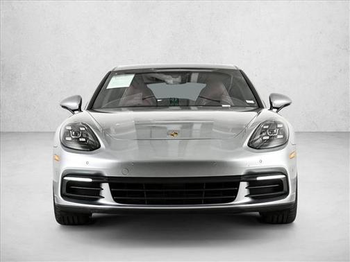 Dolomite Silver Metallic 2019 Porsche Panamera 4