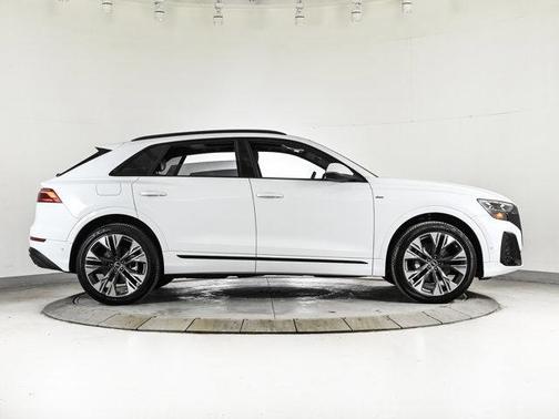 2025 Audi Q8 Prestige