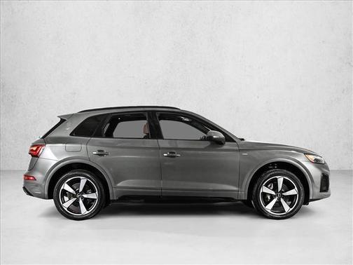Chronos Gray Metallic 2023 Audi Q5 45 S line Premium Plus