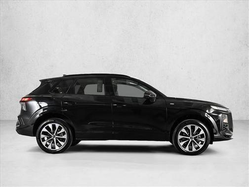 Mythos Black Metallic 2026 Audi Q3 S line