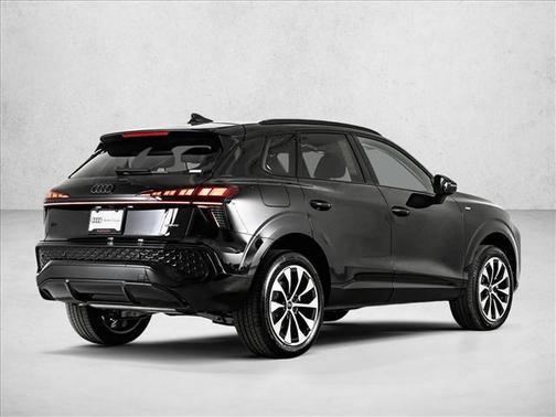 Mythos Black Metallic 2026 Audi Q3 S line