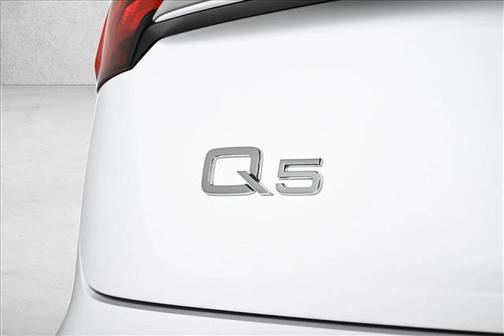 2025 Audi Q5 45 S line quattro Premium