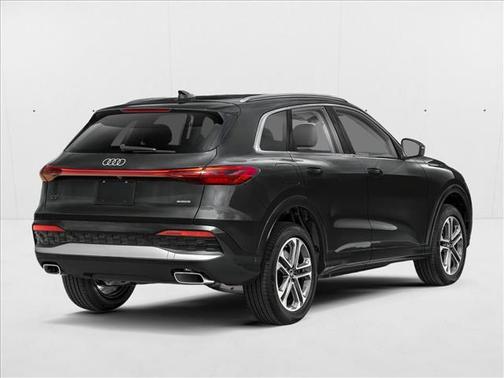 Mythos Black Metallic 2026 Audi Q5 PLUS