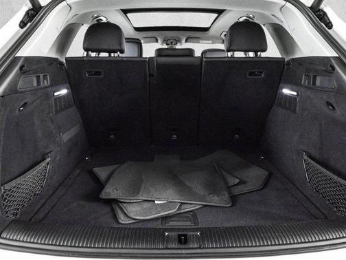 Arkona White 2024 Audi Q5 45 S line quattro Premium