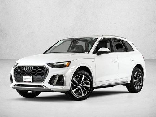 Arkona White 2024 Audi Q5 45 S line quattro Premium