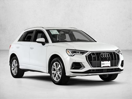 Ibis White 2023 Audi Q3 40 Premium