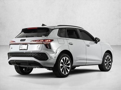 Arrow Gray Pearl 2026 Audi Q3 S line