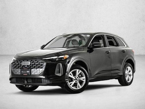 Mythos Black Metallic 2025 Audi Q5 2.0T quattro Premium