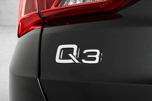 2025 Audi Q3 45 S line Premium