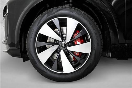 2025 Audi SQ6 e-tron Premium