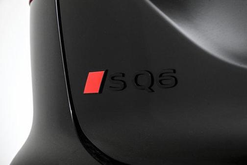2025 Audi SQ6 e-tron Premium