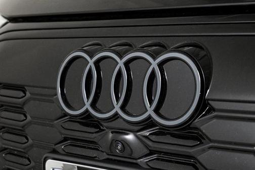 2025 Audi SQ6 e-tron Premium