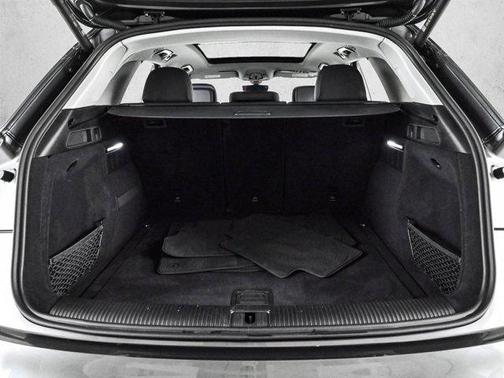 Daytona Gray Pearl Effect 2023 Audi Q5 45 S line Premium Plus