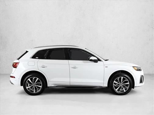 2022 Audi Q5 45 S line Prestige