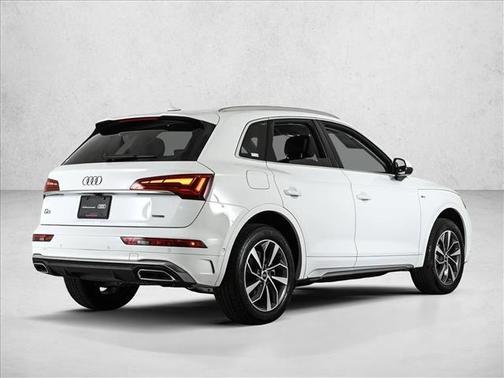 2022 Audi Q5 45 S line Prestige