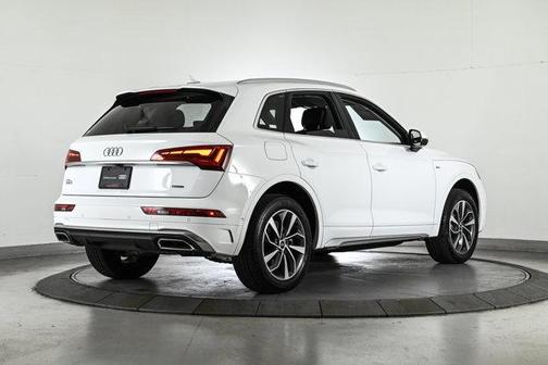 2022 Audi Q5 45 S line Prestige