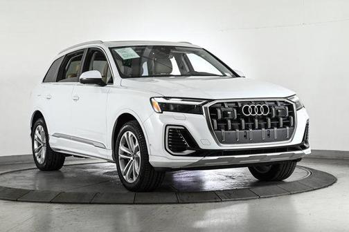 2025 Audi Q7 55 Premium Plus