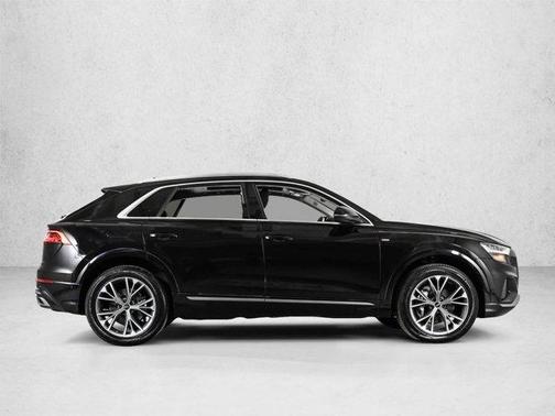 Mythos Black Metallic 2023 Audi Q8 55 Premium Plus