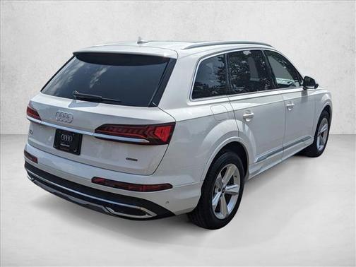 2022 Audi Q7 55 Premium
