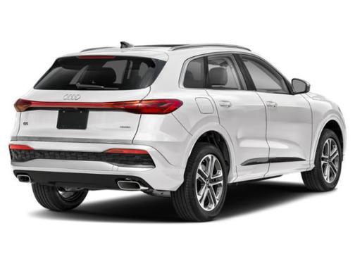 White 2027 Audi Q5