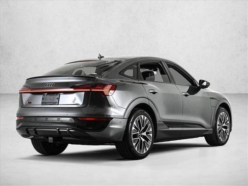 2024 Audi Q8 e-tron S line Premium