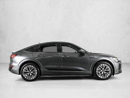 2024 Audi Q8 e-tron S line Premium