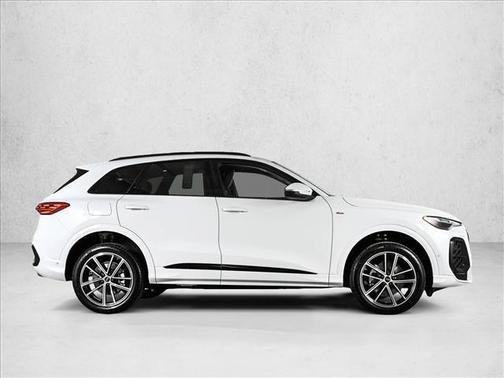 Glacier White Metallic 2026 Audi Q5 PLUS