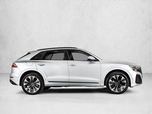 2025 Audi Q8 Premium Plus